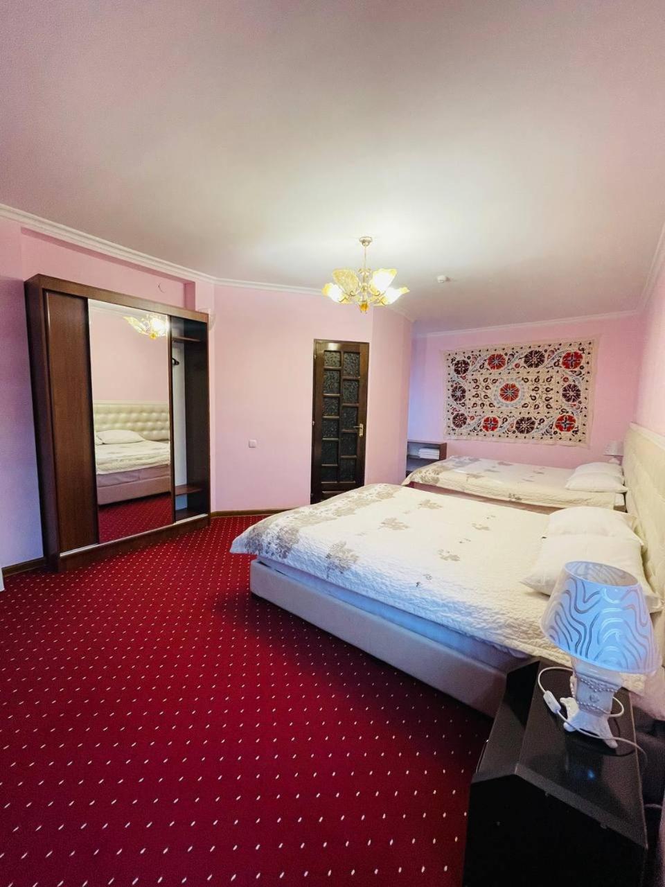 "Chor Minor" Hotel Unesco Heritage List 2 Minutes To Bukhara Old Town Square Official Partner Of The La Rosse Aroma Екстериор снимка